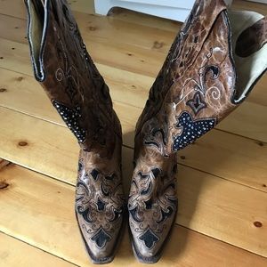 Coral cowboy boots size 8